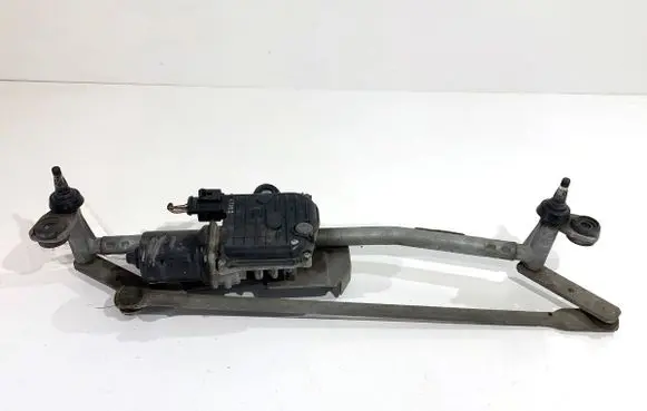 Volkswagen PASSAT B7 Front wiper linkage and motor 3AB955023