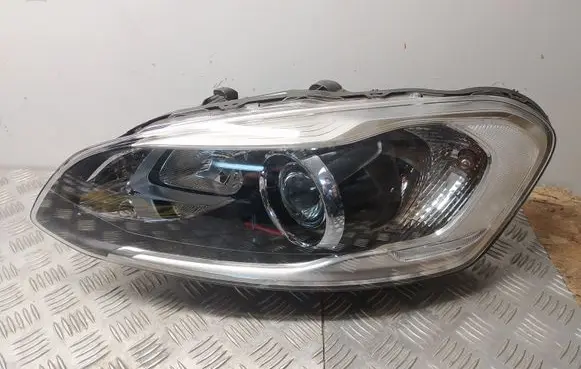 Volvo XC60 Headlight/headlamp 3142057