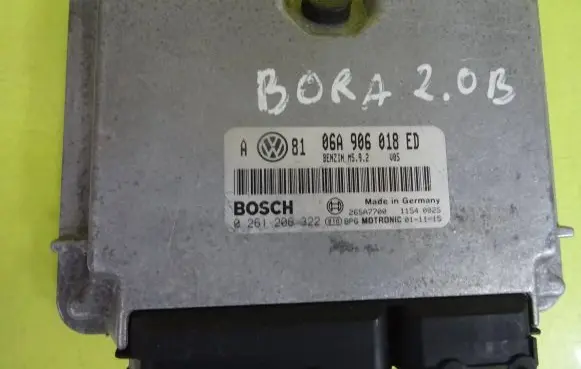Volkswagen Golf IV Engine control unit/module 0261206322 06A906018ED
