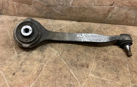 Mercedes-Benz C W204 Front lower control arm/wishbone 20304