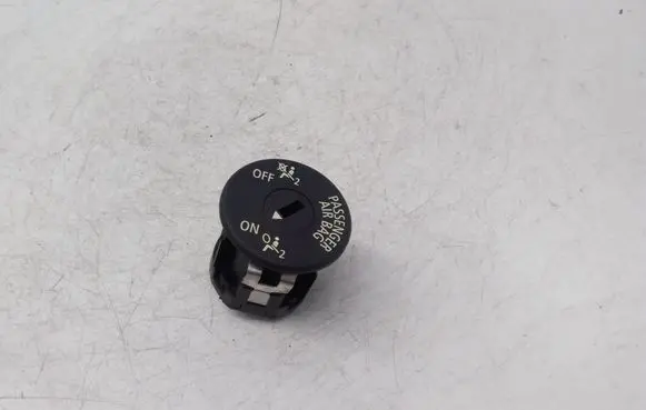 Passenger airbag on/off switch