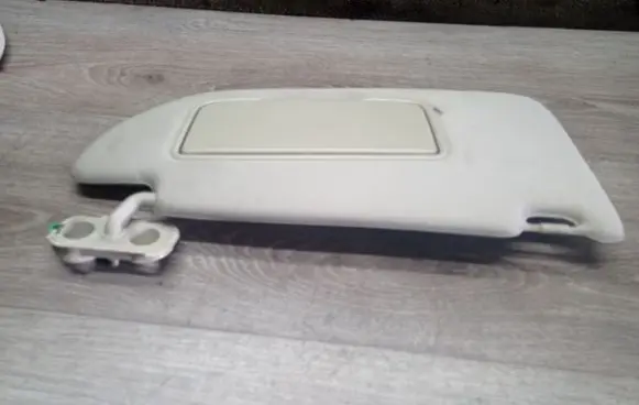 Volvo XC90 Sun visor