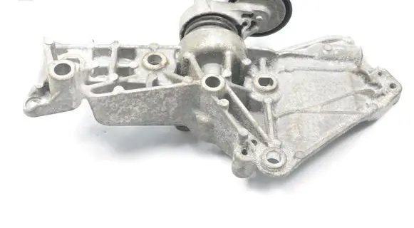 Nissan Qashqai Generator/alternator bracket 8200669495