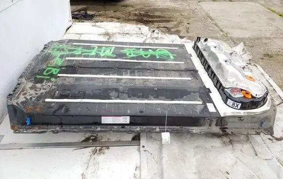 Tesla Model Y Hybrid / electric car battery 170001299B