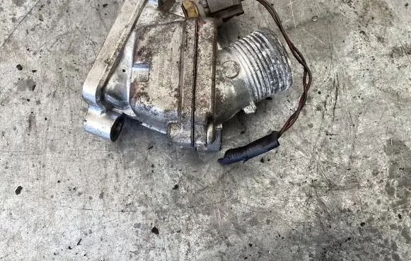 Thermostat/thermostat housing