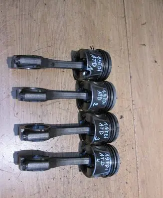 Volkswagen Golf IV Piston with connecting rod