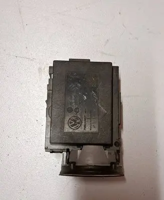 Volkswagen PASSAT B6 Ignition lock 3C0905843 60060005 33303301