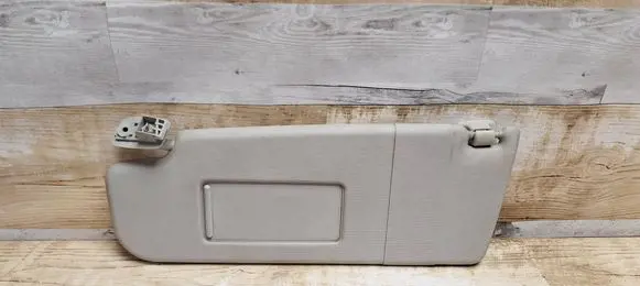 Volkswagen Golf V Sun visor