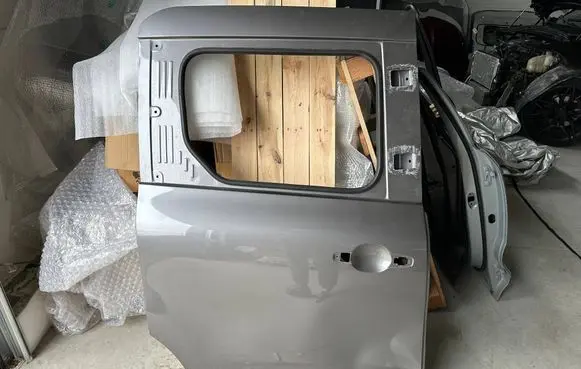 Renault Kangoo III Side sliding door 821129460r