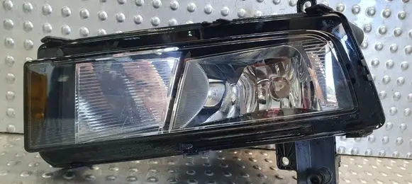 Volkswagen Touran II Front fog light 5TA941661