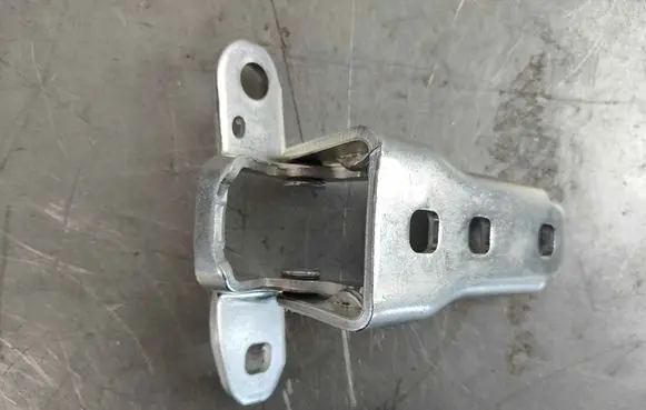 Dodge RAM Front door hinge set 68058515AA