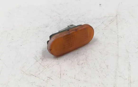 Volkswagen Polo III 6N 6N2 6NF Front fender indicator light 1H0949111 0103228