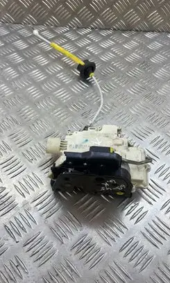 Audi A4 S4 B7 8E 8H Rear door lock 8E0839015