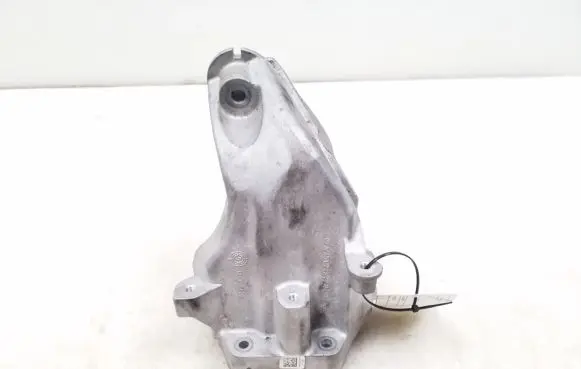 Mercedes-Benz C W205 Engine mounting bracket A6512234204
