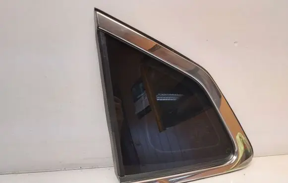 Nissan Qashqai Rear side window 833134EA0A