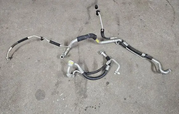 Opel Astra J Air conditioning (A/C) pipe/hose 13315453