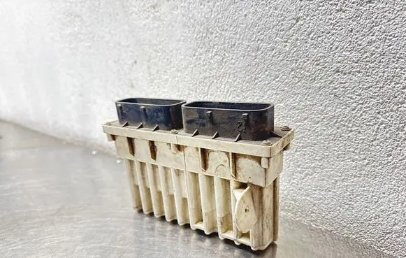 Opel Zafira A Fan control module 24456736 15427112