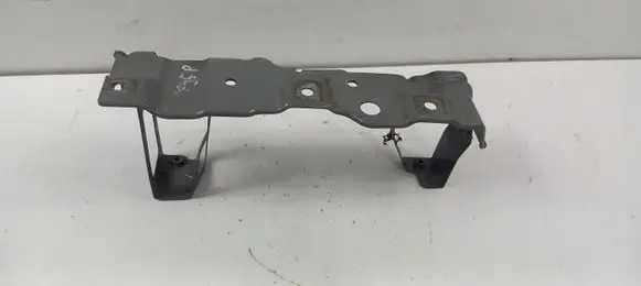 Nissan Murano Z51 Fender mounting bracket 1795