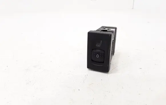 Volkswagen PASSAT B5.5 Seat heating switch