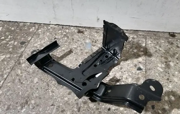 Battery bracket