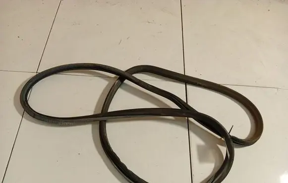 Audi A6 S6 C6 4F Rubber seal front coupe door 