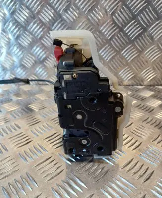 Volkswagen Golf Plus Rear door lock 7L0839016 5M0839086