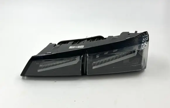 Peugeot 308 Tailgate rear/tail lights 9835300380
