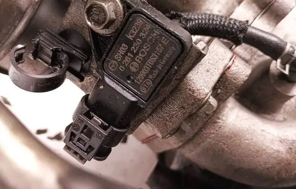 Mazda 6 Air pressure sensor sh03k3239 0261230324