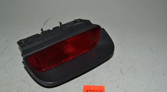 Honda CR-V Third/center stoplight P6369