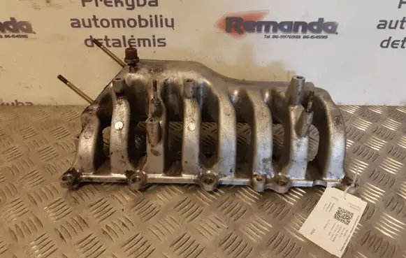 Mitsubishi Pajero Intake manifold