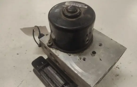 Volvo S60 ABS Pump P08671223 1002040368 303151