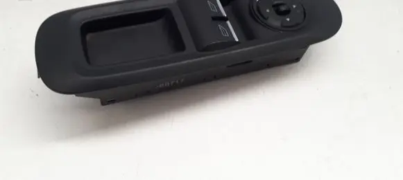 Ford Mondeo MK IV Electric window control switch 7S7114A132CB