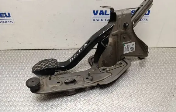 Volkswagen Transporter - Caravelle T6 Brake pedal 7E1721057D 000610839