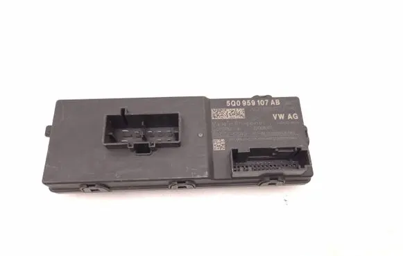 Skoda Octavia Mk4 Tailgate/trunk control unit/module 5Q0959107AB 5Q0959107J