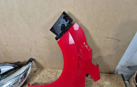 Ford B-MAX Fender