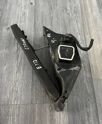 Mercedes-Benz E W212 Accelerator throttle pedal A2043000004