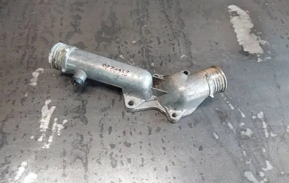 BMW 5 E39 Thermostat/thermostat housing 11531740478