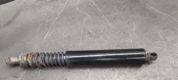 Volkswagen Touareg III Tailgate strut 7l6827550c