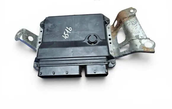 Toyota Yaris Engine control unit/module 8966152F10 2120003660