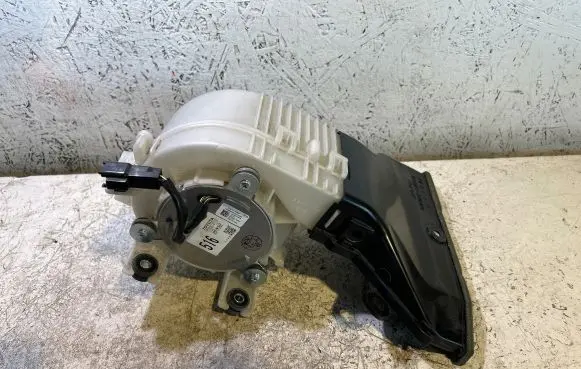 Toyota Auris E180 Hybrid/electric vehicle battery fan G923012010 5048