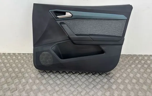 Seat Arona Front door card panel trim 6F0867132