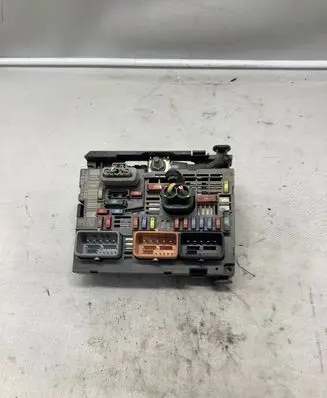 Peugeot 308 BSM Control unit 9666700580