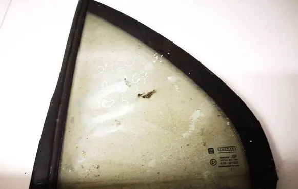 Opel Omega B1 Rear vent window glass as2