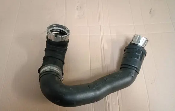 Jaguar I-Pace Air intake hose/pipe M8A2-6N650-BC