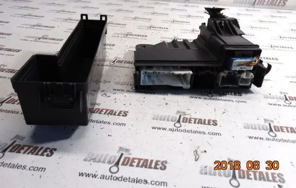 Lexus IS 220D-250-350 Fuse box set 8266253060