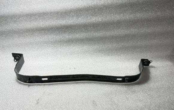 Fuel tank mounting bracket