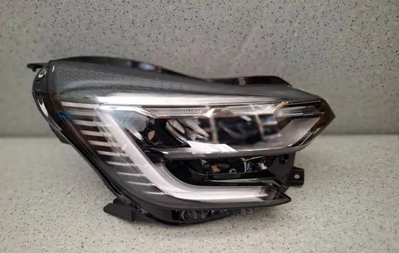 Renault Captur II Headlight/headlamp 260104525R 01393032
