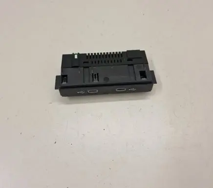 Volkswagen Tiguan Allspace USB socket connector 5NA035700
