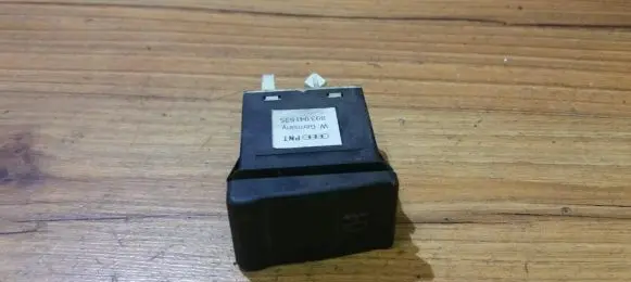 Fog light switch