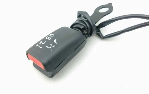 Nissan Leaf II (ZE1) Front seatbelt buckle 8014N7080150